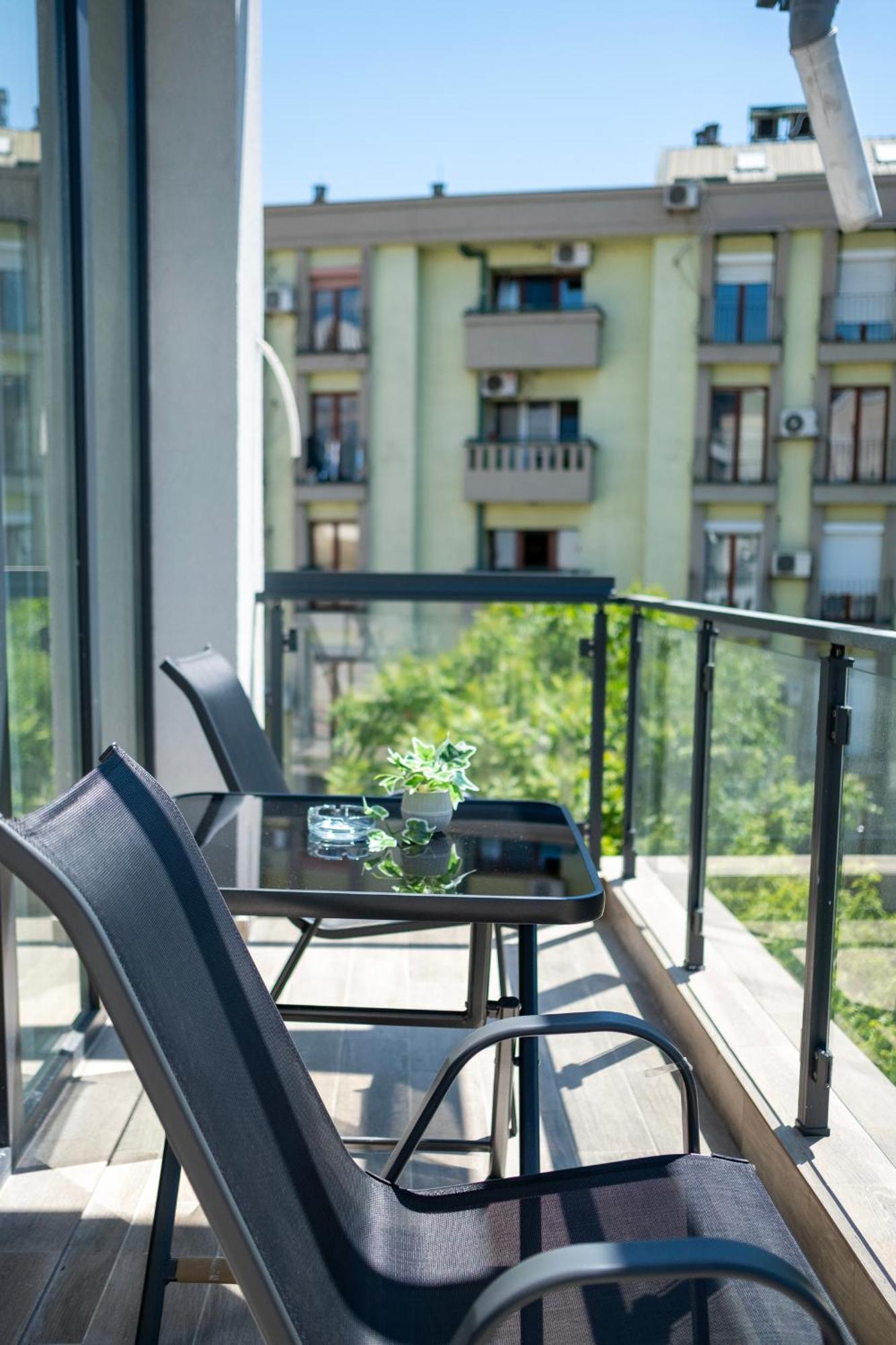 Home Art Apartments Skopje Bagian luar foto