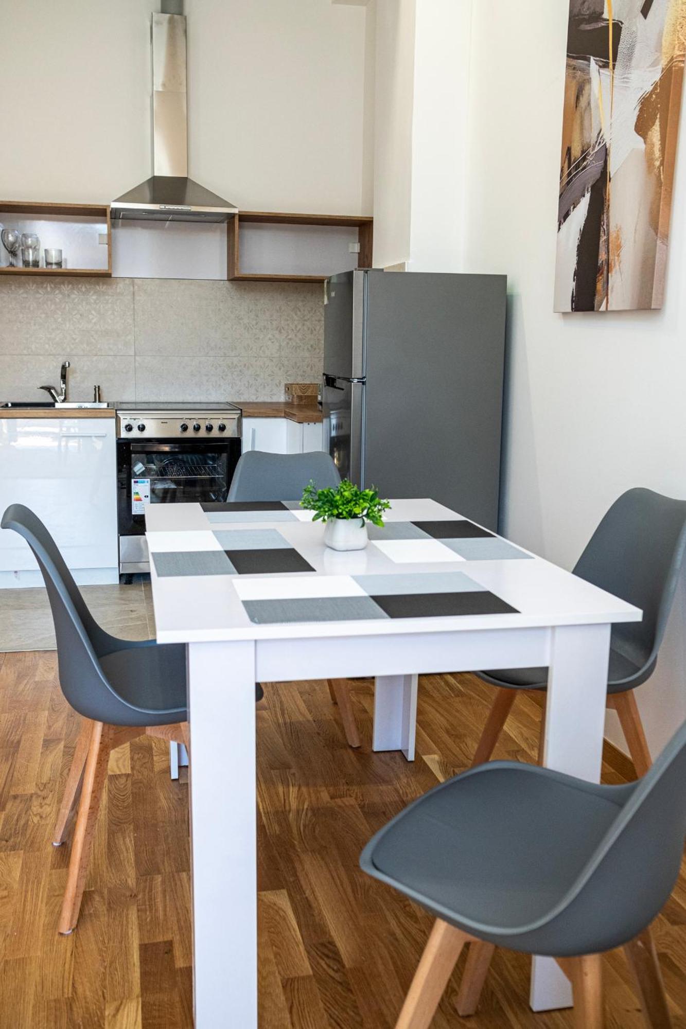 Home Art Apartments Skopje Bagian luar foto