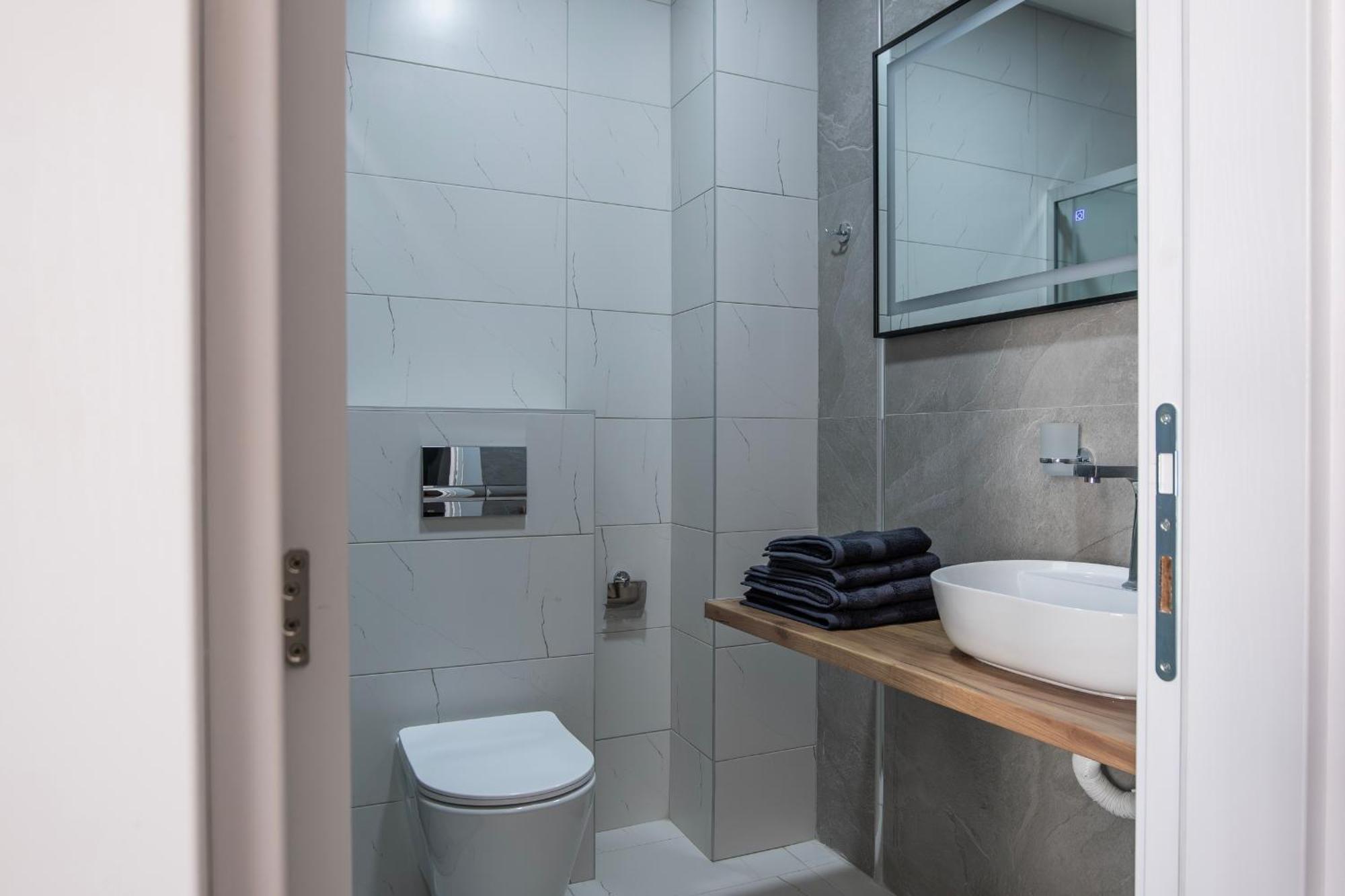 Home Art Apartments Skopje Bagian luar foto