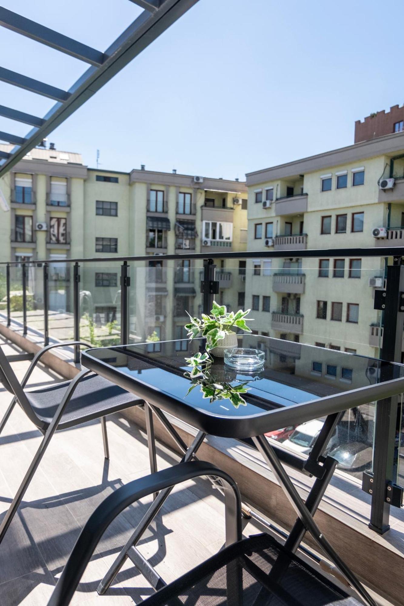 Home Art Apartments Skopje Bagian luar foto
